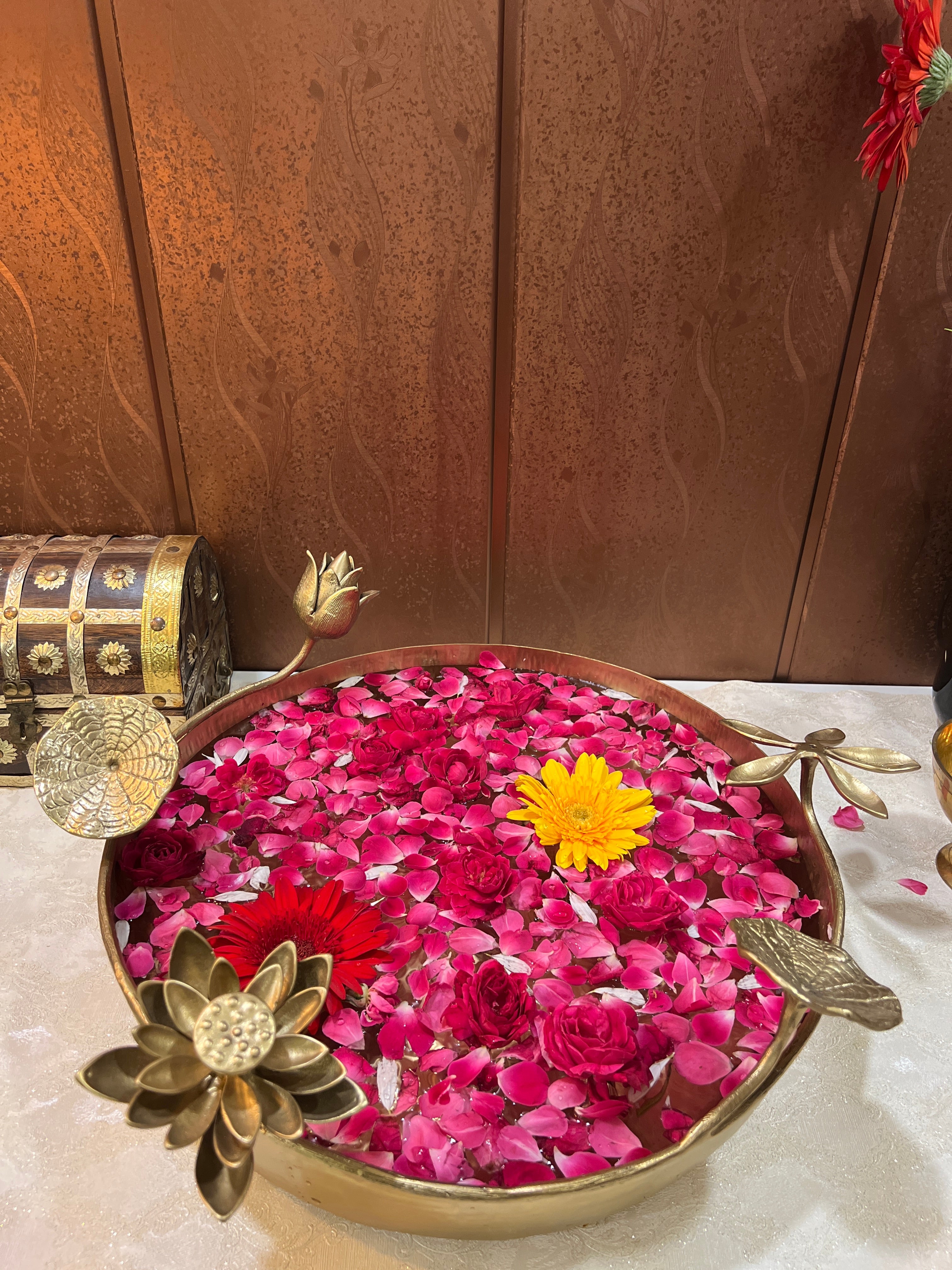 Lotus Urli