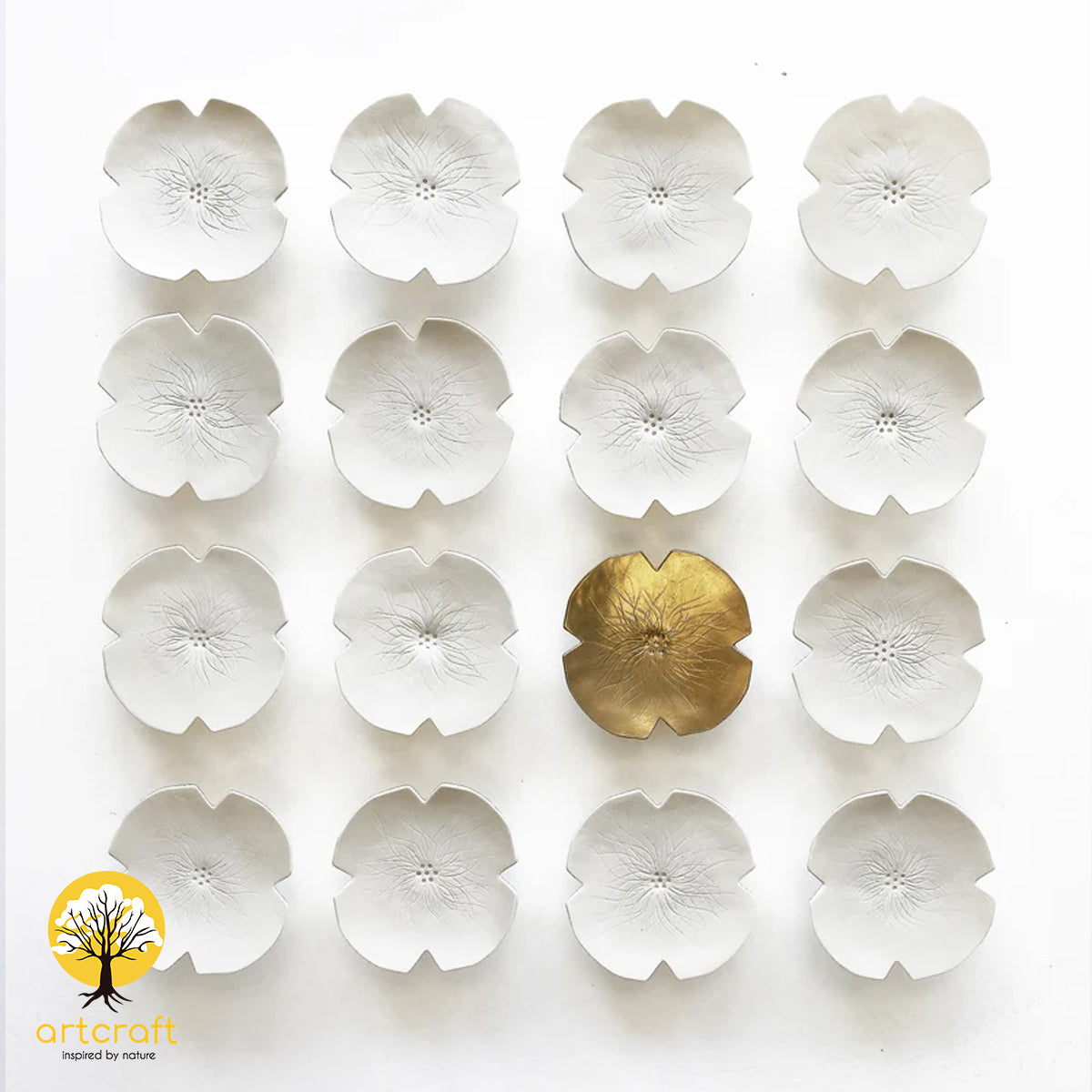 GRACE PLATES WALL DECOR - 100% MADE IN BRASS
