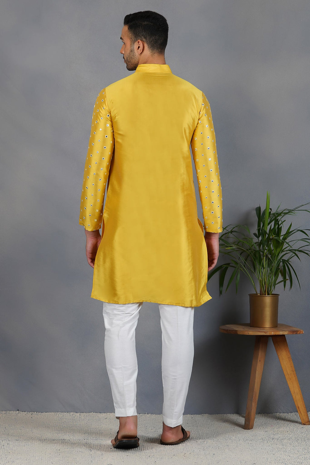 Peela Aasteen- Foil Mirror & Silk - Kurta Set