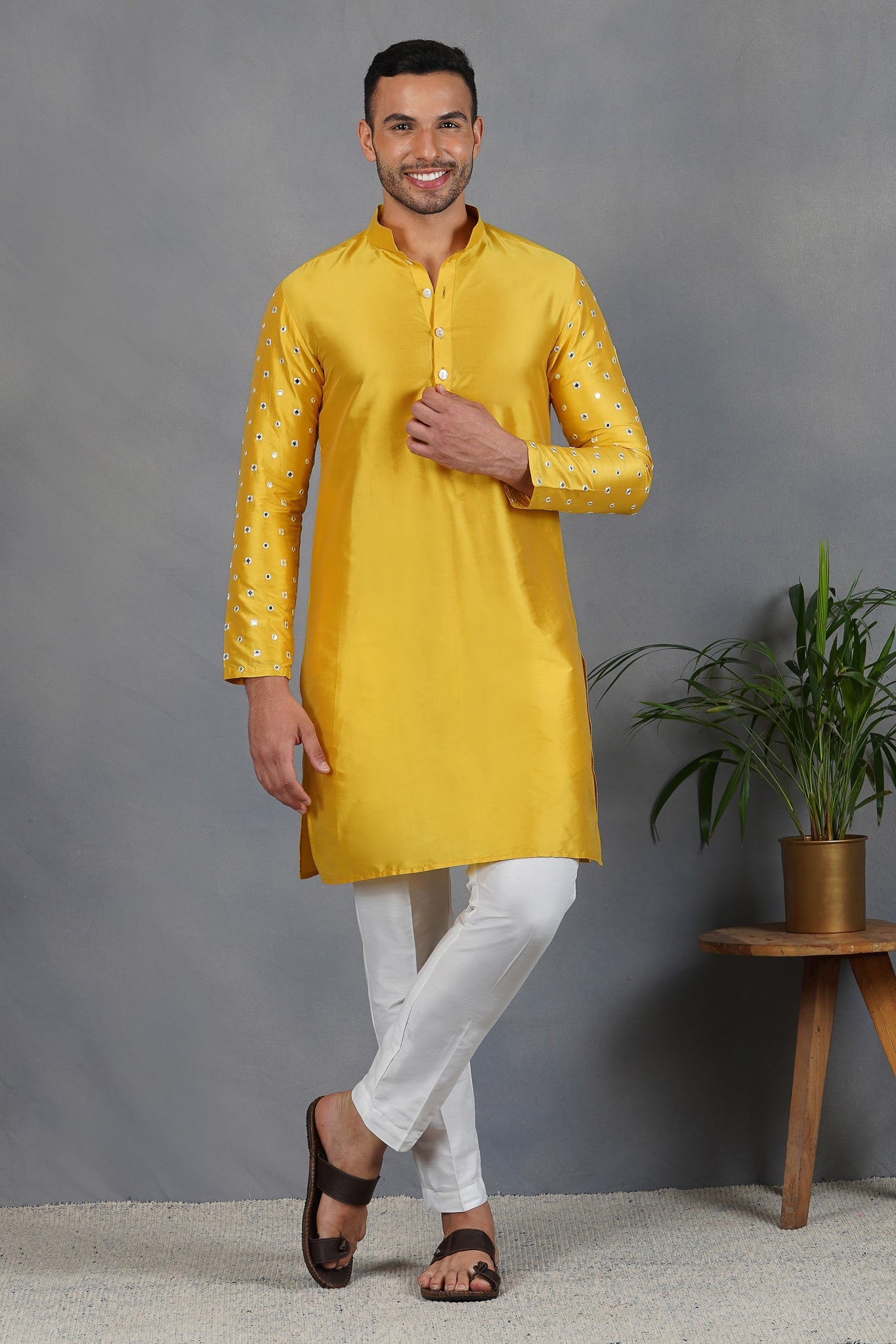 Peela Aasteen- Foil Mirror & Silk - Kurta Set