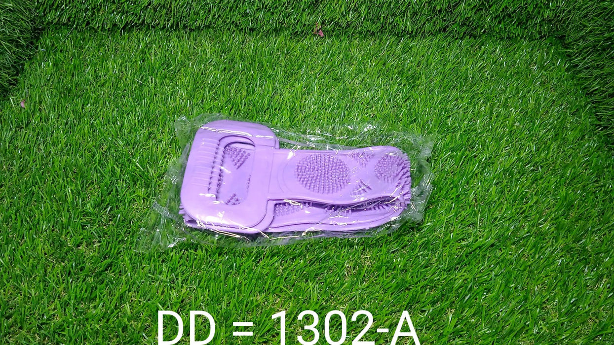 Silicone scrubber for deep skin cleaning